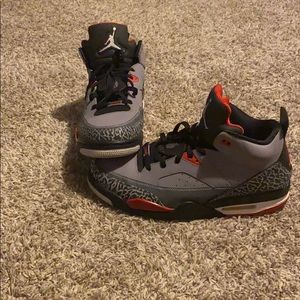 Air Jordan Son Of Mars Low Grey-White Black Red